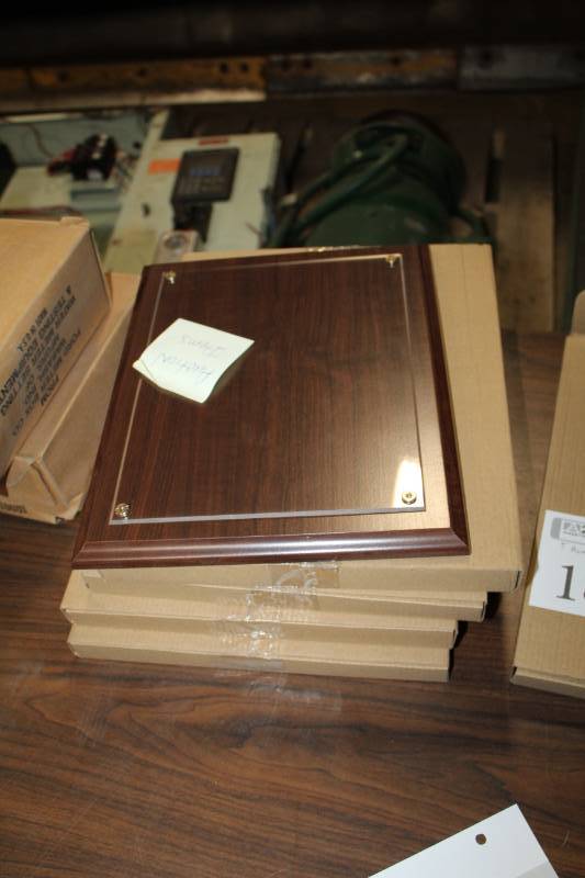 lot 184 image: Wood Award Holder Plaques