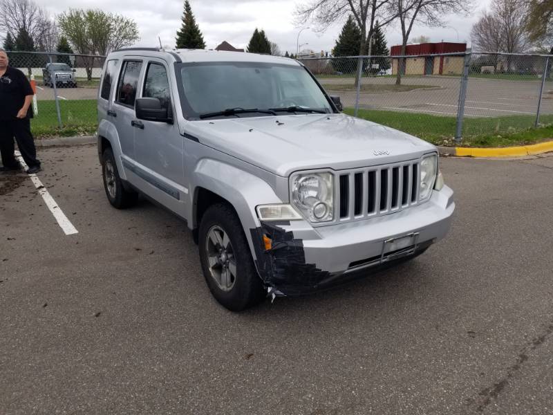 lot 2 image: 2008 Jeep Liberty Sport 4 x 4
