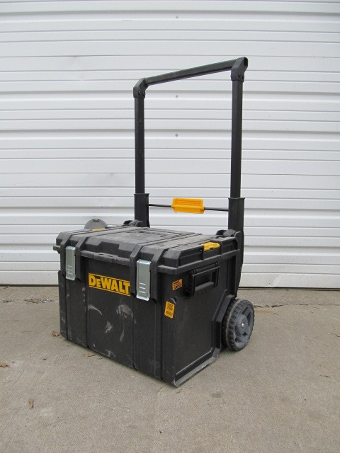 DEWALT Tough System Rolling Tool Chest