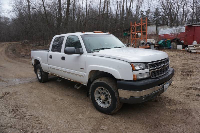 2005 Chevy  2500 LT Duramax Diesel 4 x 4 Pick Up Truck