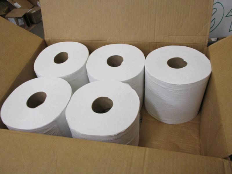 Center Pull Towels