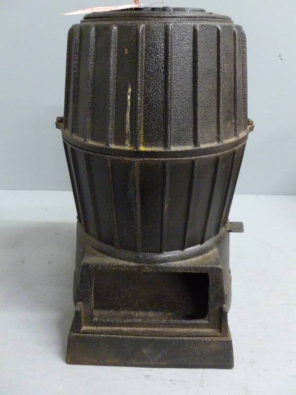 lot 3 image: Vintage Caboose Stove
