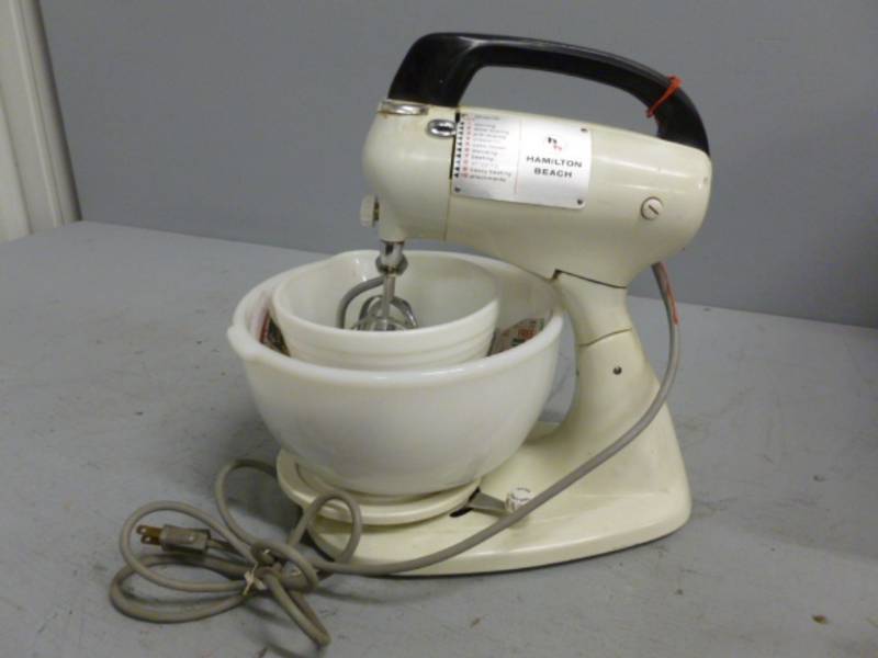 lot 25 image: Counter Top Mixer
