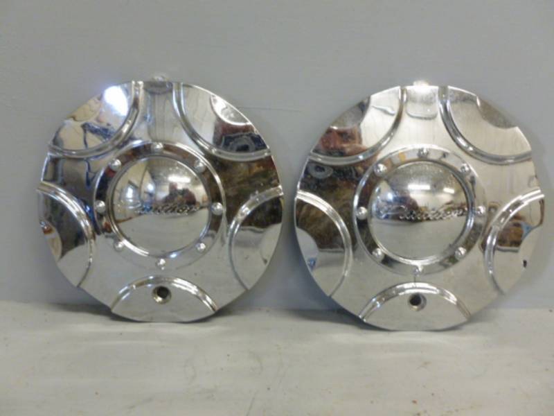 lot 41 image: Panther Tire Rim Hubs