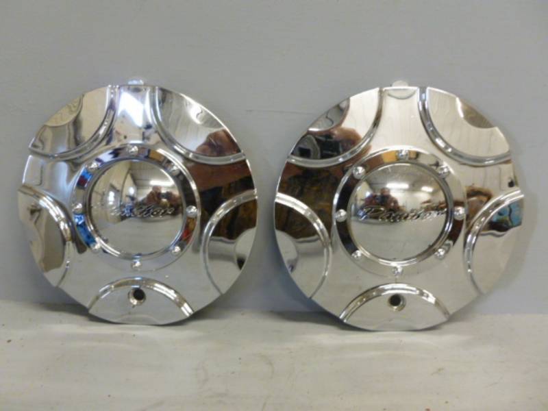 lot 42 image: Panther Tire Rim Hubs