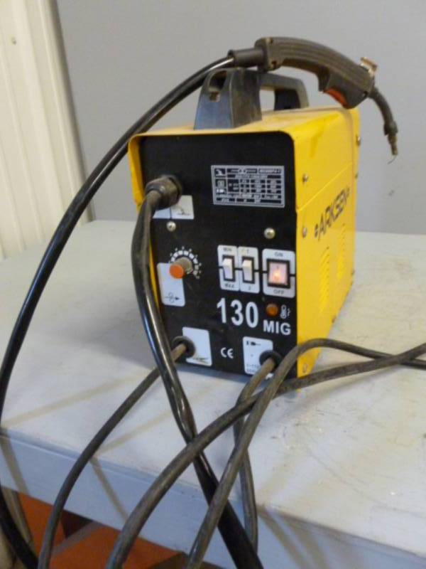 lot 51 image: Mig Welder