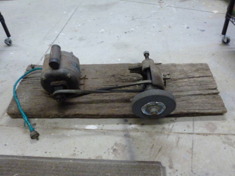 lot 53 image: Electric Grinder