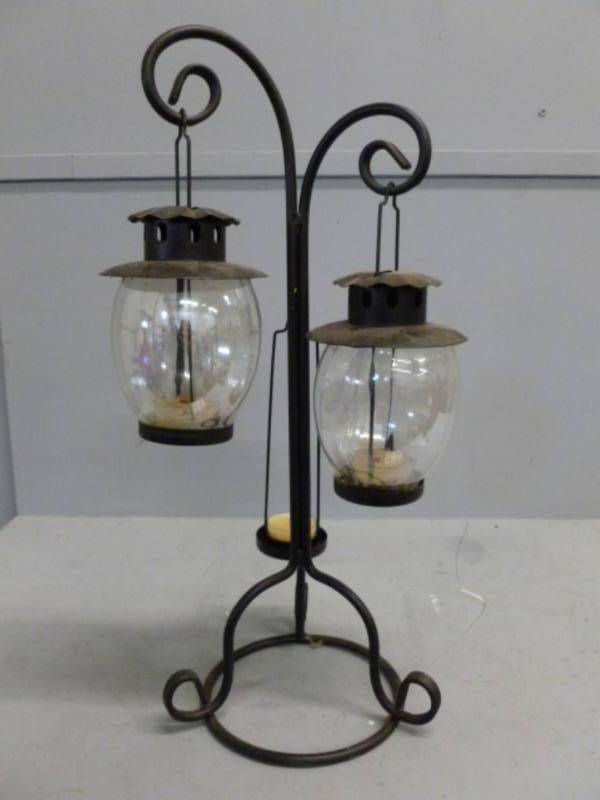 lot 56 image: Decorative