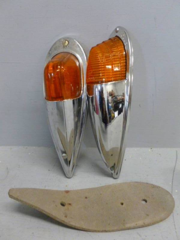 lot 112 image: Vintage Marine Lights