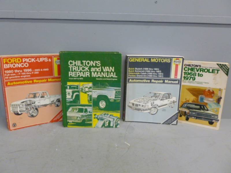 lot 139 image: Manuals