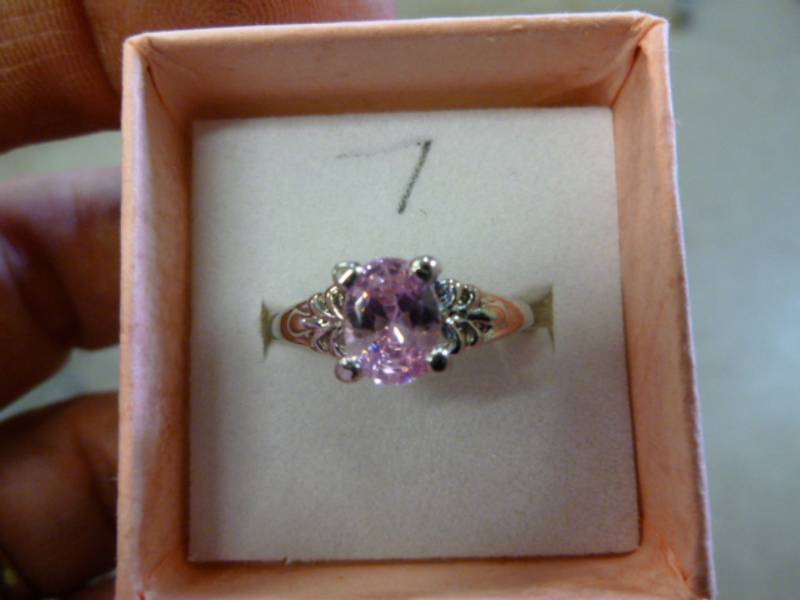 lot 197 image: Ladies Ring
