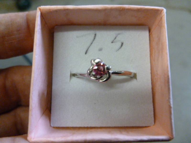lot 199 image: Ladies Ring