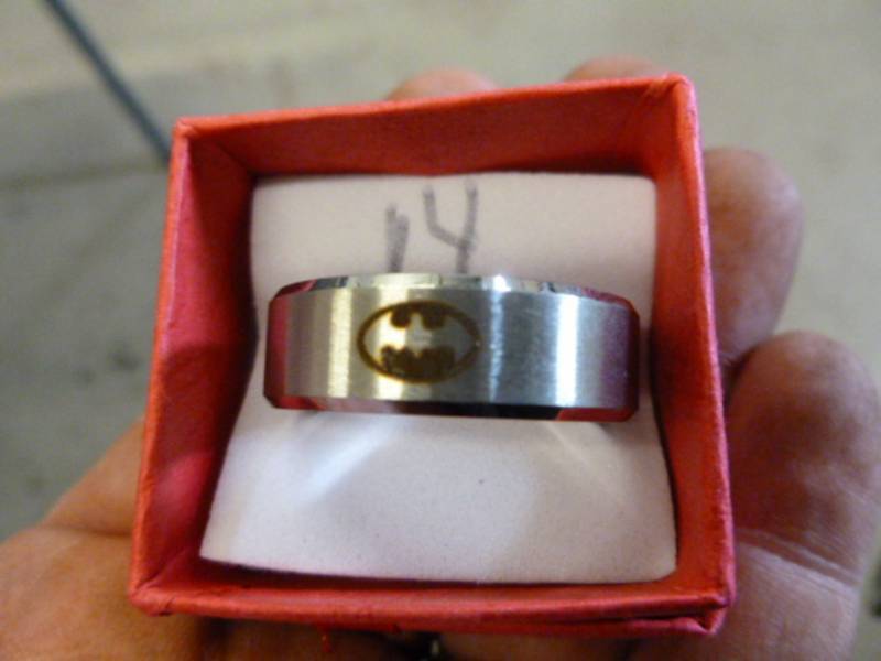 lot 200 image: Mens Ring