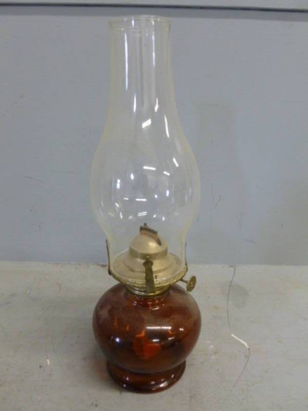 lot 233 image: Oil Lamp