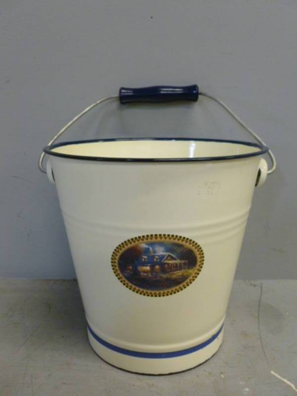 lot 246 image: Collectible