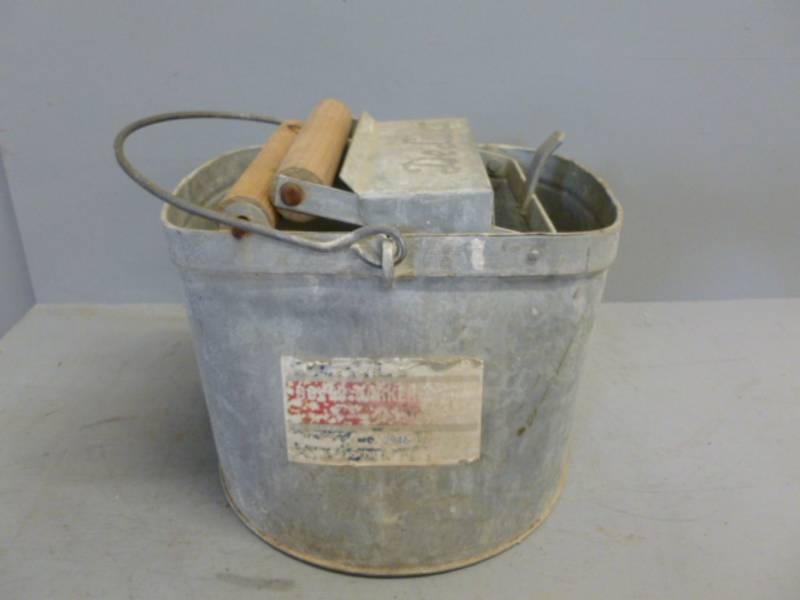 lot 257 image: Vintage Galvanized Steel Pail