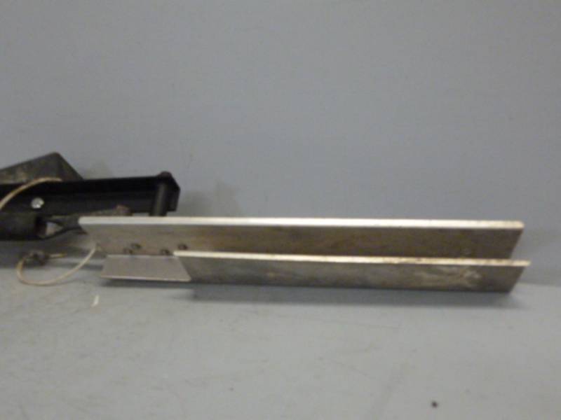 lot 271 image: Clay Pigeon Thrower