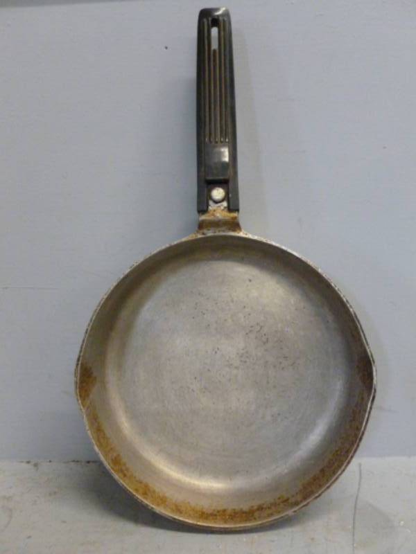 lot 308 image: Vintage Wagner Ware