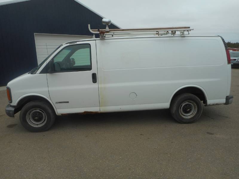 2001 Chevy Express Van G2500