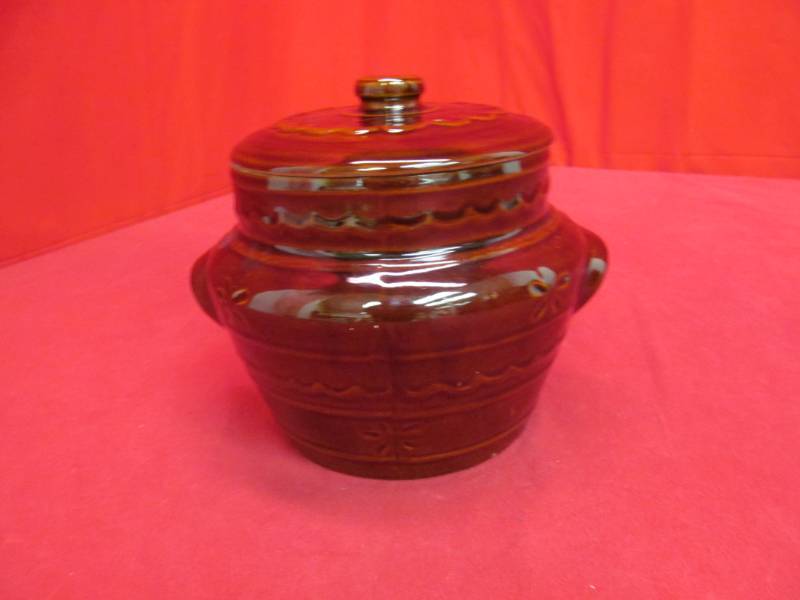 Marcist stoneware bean pot