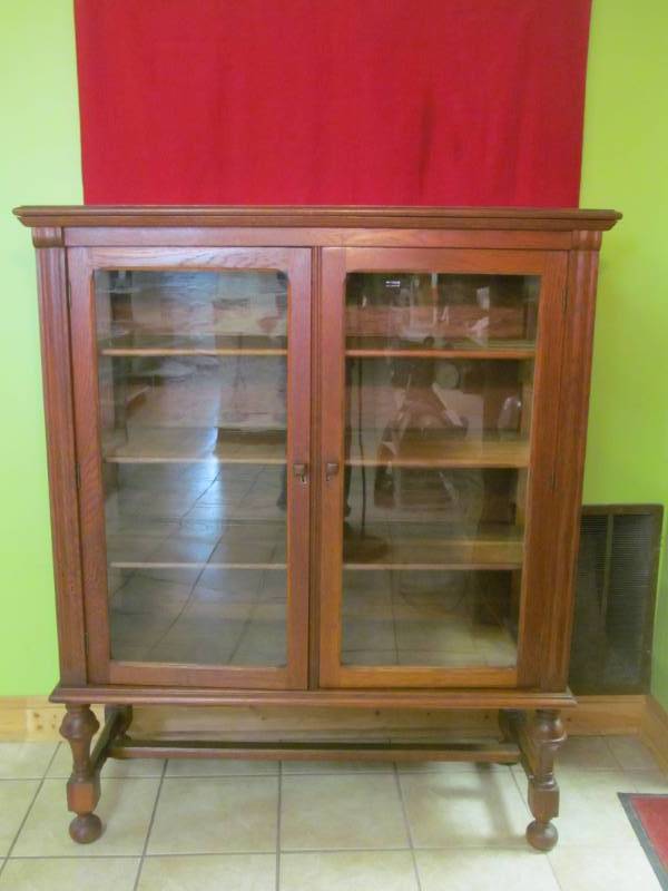 1920sERa Glass Display cabinet