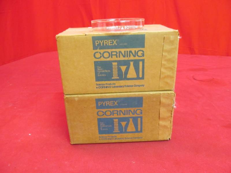 Pyrex petri dishes