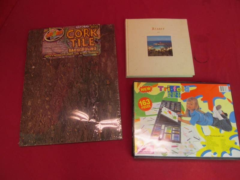 art set, cork board