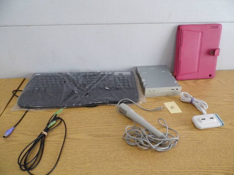 Computer Keyboard - Tablet Case