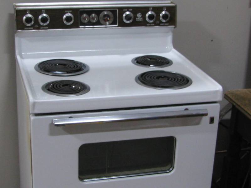 G. E. Electric stove