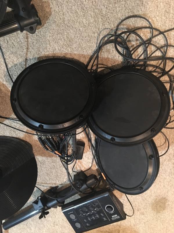 Simmons Drum Set