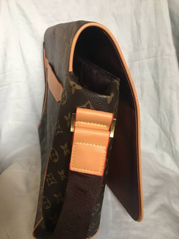 Louis Vuitton Messenger Bag