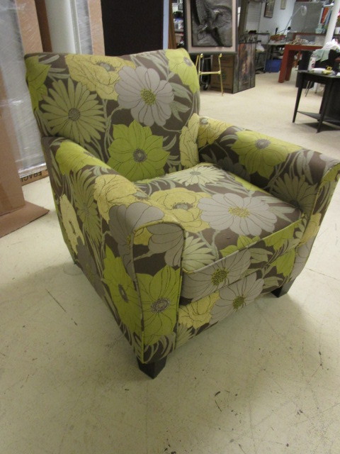CONTEMPORARY ACCENT CHAIR