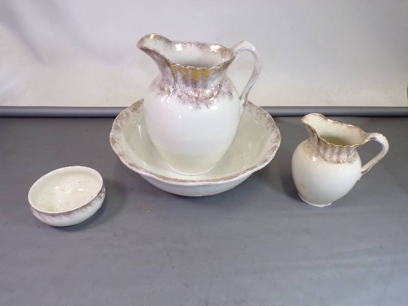 lot 16 image: Vintage LaBelle Porcelain Chamber Pot Set