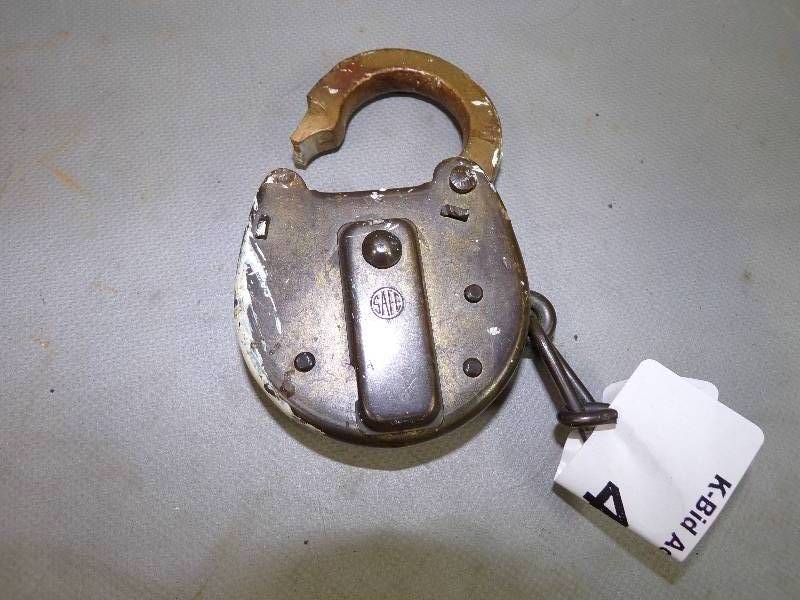 lot 43 image: Vintage RR Lock