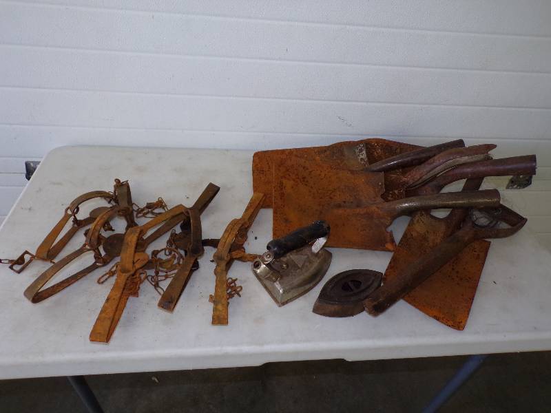 lot 46 image: Vintage Traps, Irons and Shovel Ends