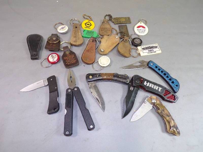 lot 75 image: Collection of Knives and Key chains