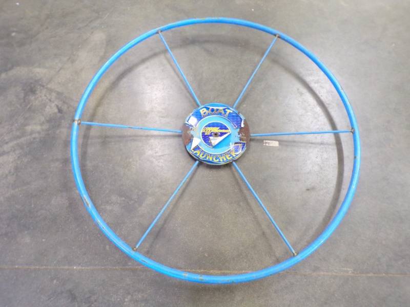 lot 110 image: Boat Launcher Boat Lift Wheel