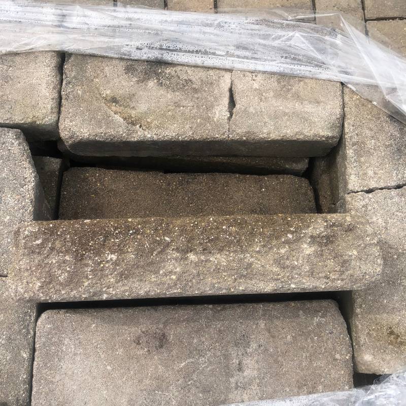 14 Vintage 4� corners in Bluestone...