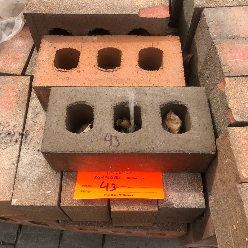 Approx. 400 Brick � Reddish...