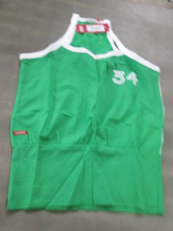 Lot of 15 NWT QGene Size M Green Ta...
