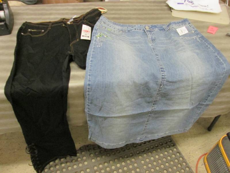 Ladies Size 18 Revolt Black Stretch...
