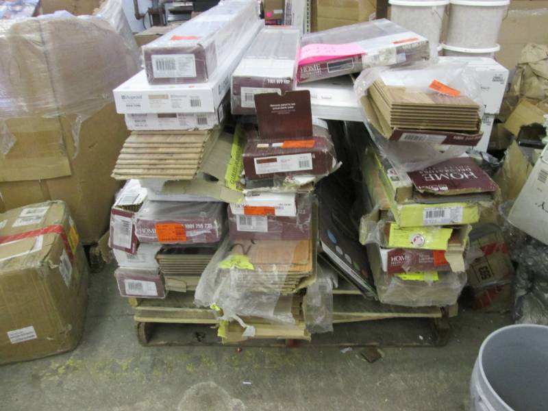 Large Pallet Lot of Assorted Floori...