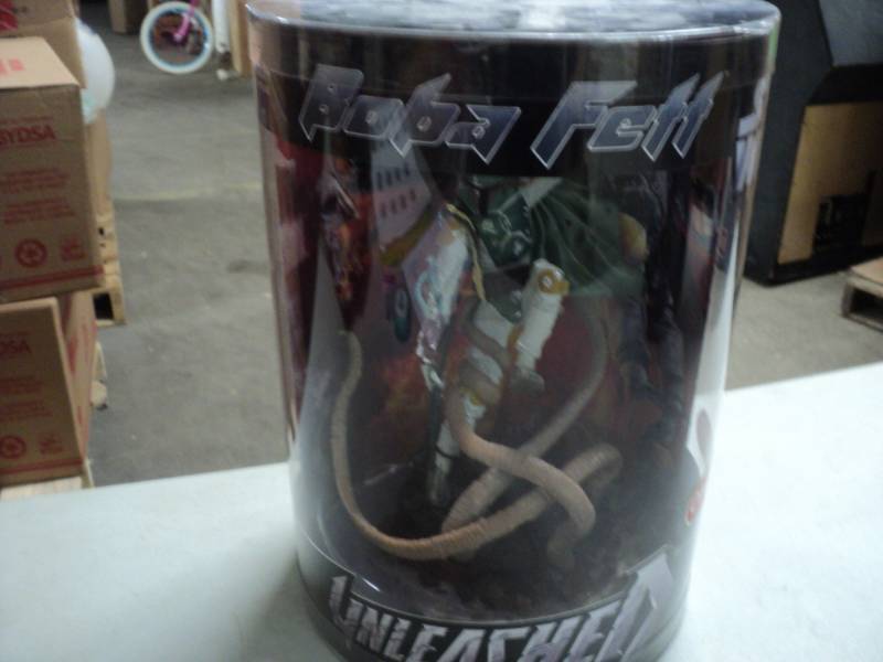 lot 4 image: Star Wars Boba Felt in Round Displa...