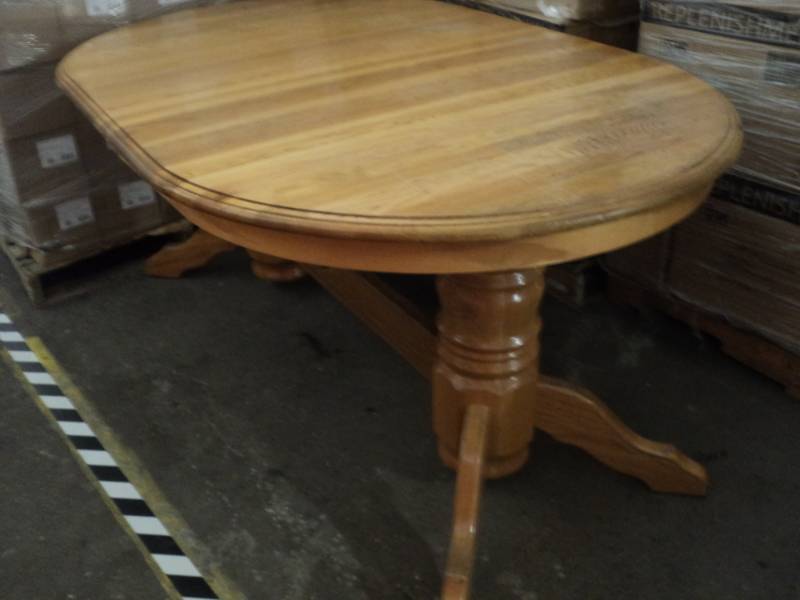 lot 53 image: Oval Dining Room Oak Table- 41 x 65...