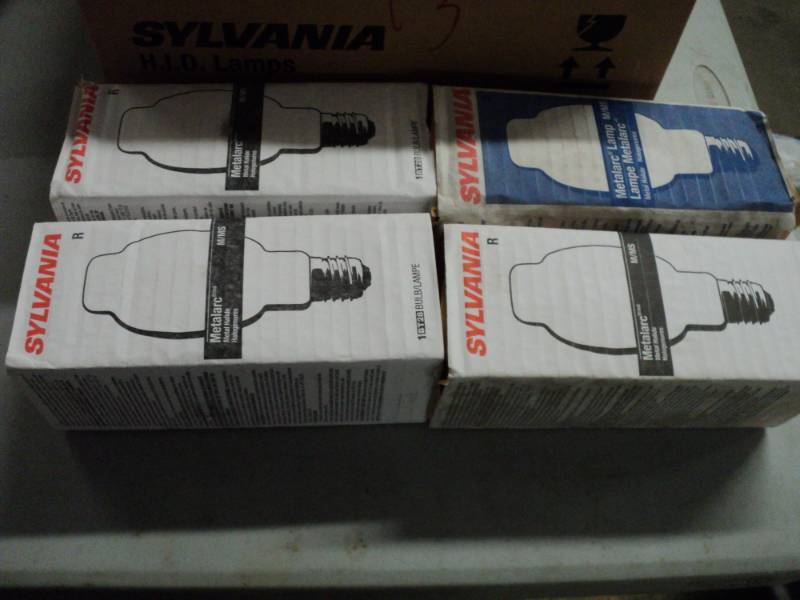 lot 77 image: 4 Sylvania 175 Watt Light Bulbs...