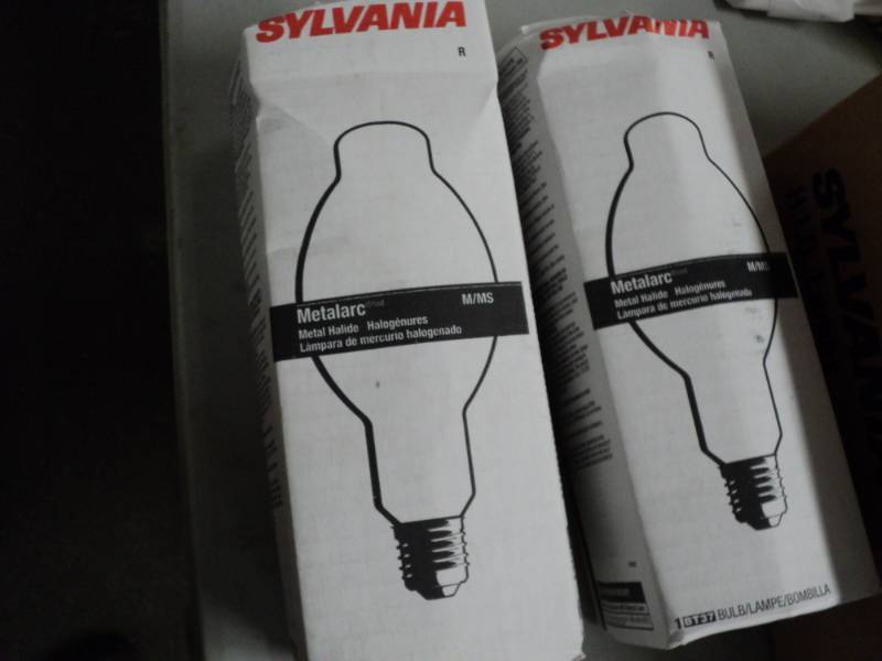 lot 78 image: 2 Sylvania 400 Watt Light Bulbs...