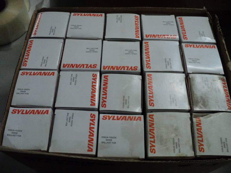 lot 110 image: 20 Sylvania Mercury Lamp Light Bulb...