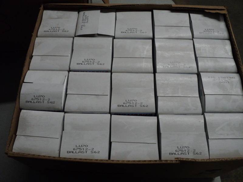 lot 114 image: 20 Sylvania Lumalux Lamp Bulbs...