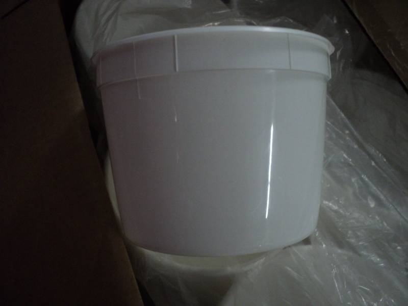 lot 135 image: Case of 300 White Tubs...