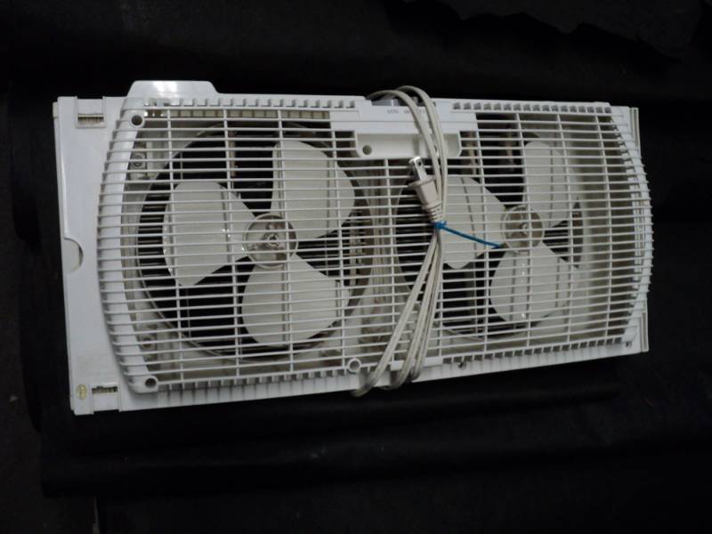 lot 201 image: Window Fan...